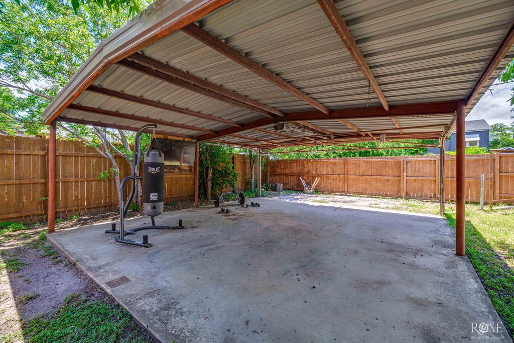 Image 36 of property listing at 2209 Waco Street, San Angelo, TX 76901