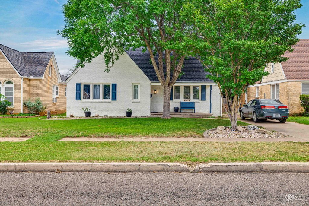 Image 4 of property listing at 2209 Waco Street, San Angelo, TX 76901
