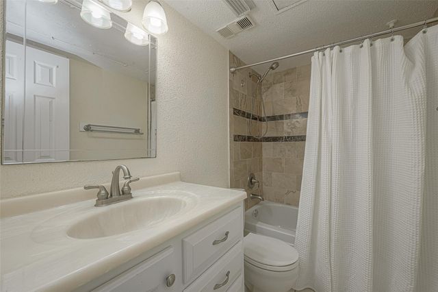 2350 Bering Drive 122, Houston, TX 77057