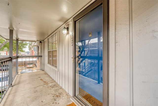 2350 Bering Drive 122, Houston, TX 77057