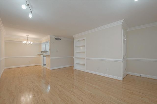 2350 Bering Drive 122, Houston, TX 77057