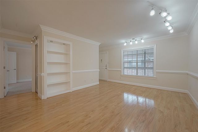 2350 Bering Drive 122, Houston, TX 77057