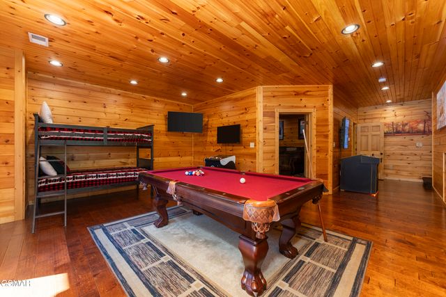 889 Great Smoky Way, Gatlinburg, TN 37738
