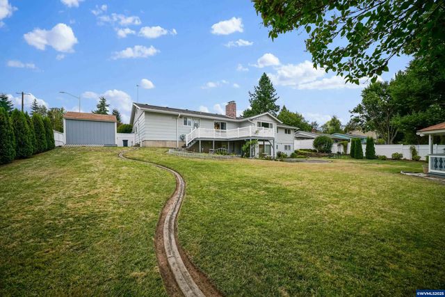 810 22nd Av NW, Salem, OR 97304