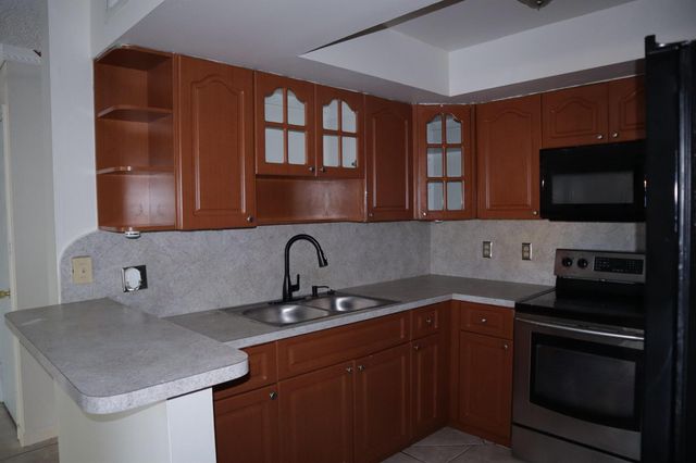 6190 Seven Springs W, Greenacres, FL 33463
