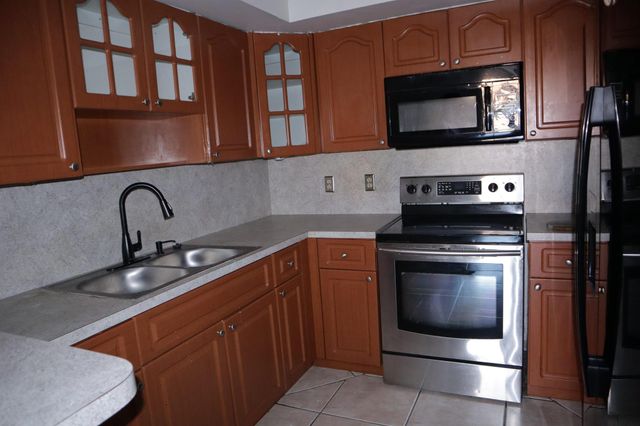 6190 Seven Springs W, Greenacres, FL 33463