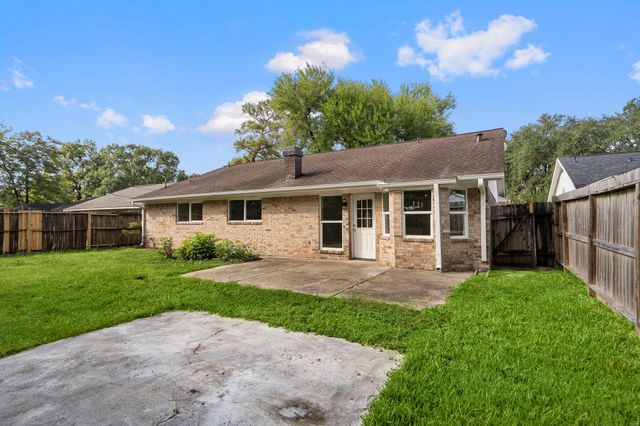 335 Haymarket Lane, Houston, TX 77015