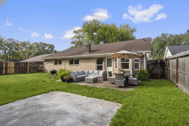 335 Haymarket Lane, Houston, TX 77015