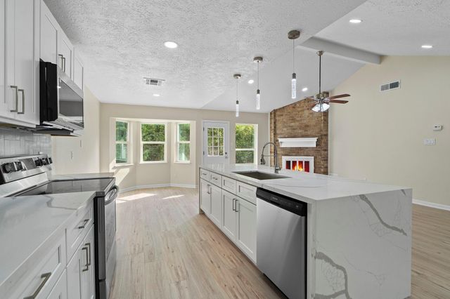 335 Haymarket Lane, Houston, TX 77015