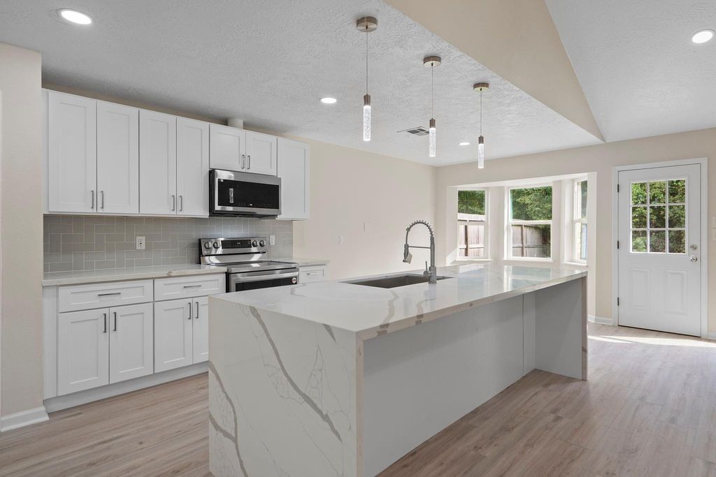 335 Haymarket Lane, Houston, TX 77015