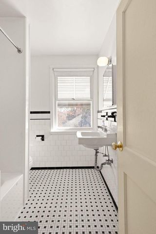 6822 EVERALL AVE, Baltimore, MD 21206