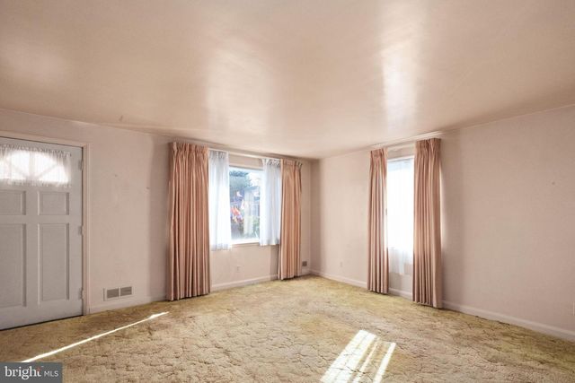 6822 EVERALL AVE, Baltimore, MD 21206