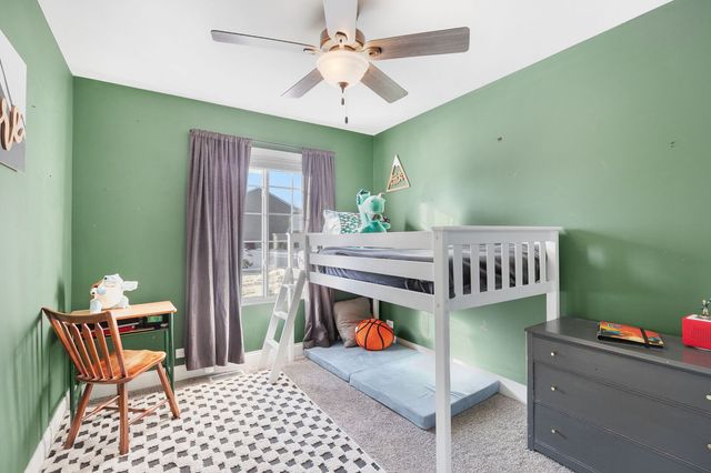 1590 Fairport Drive, Grayslake, IL 60030