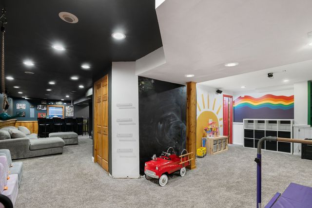 1590 Fairport Drive, Grayslake, IL 60030