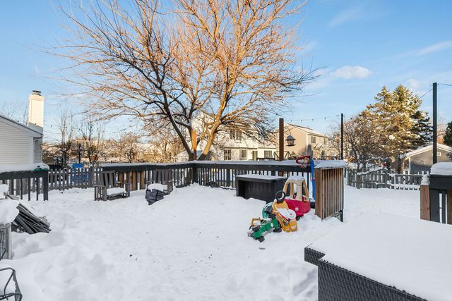 1590 Fairport Drive, Grayslake, IL 60030