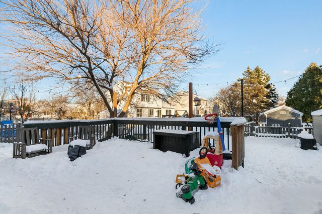 1590 Fairport Drive, Grayslake, IL 60030