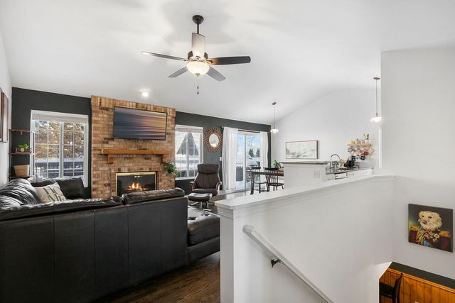 1590 Fairport Drive, Grayslake, IL 60030