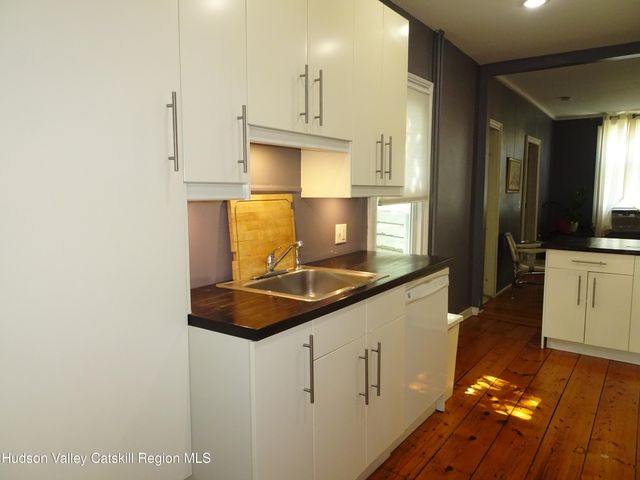 854 Columbia Street, Hudson, NY 12534