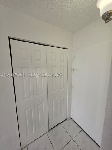 4550 NW 9th St 605E, Miami, FL 33126