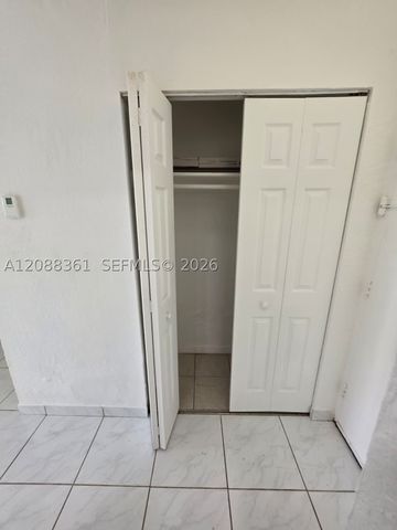4550 NW 9th St 605E, Miami, FL 33126