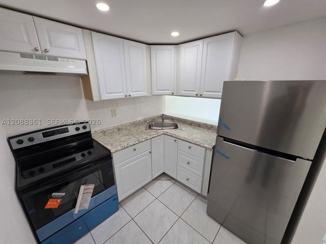 4550 NW 9th St 605E, Miami, FL 33126