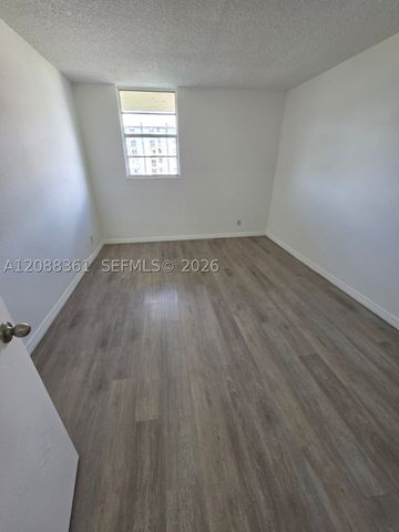 4550 NW 9th St 605E, Miami, FL 33126