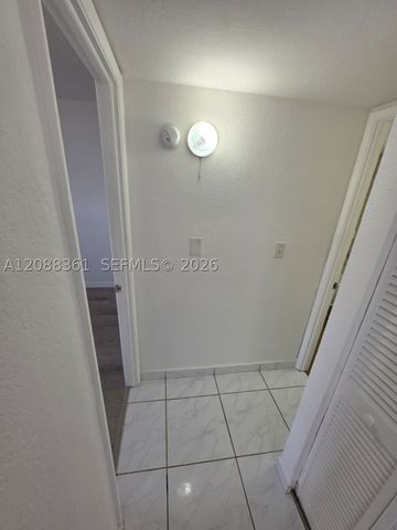 4550 NW 9th St 605E, Miami, FL 33126