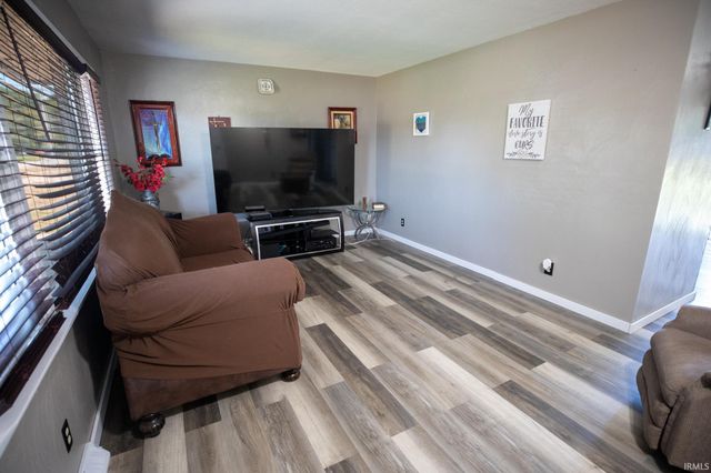 57616 County Road 13 Road, Elkhart, IN 46516
