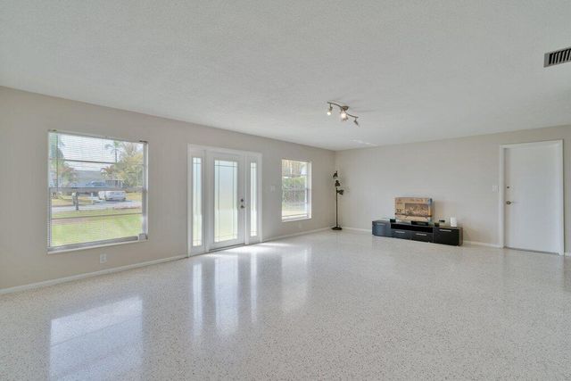 1385 NE Hilltop Street, Jensen Beach, FL 34957