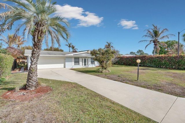 1385 NE Hilltop Street, Jensen Beach, FL 34957
