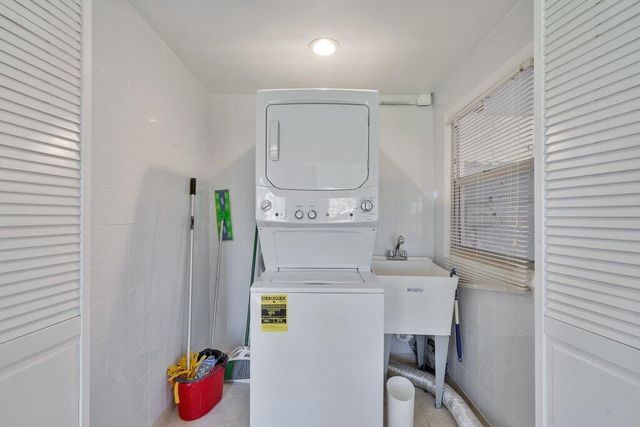 1385 NE Hilltop Street, Jensen Beach, FL 34957