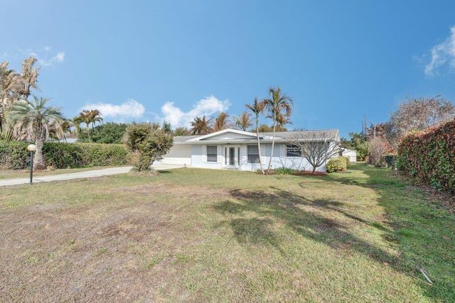 1385 NE Hilltop Street, Jensen Beach, FL 34957