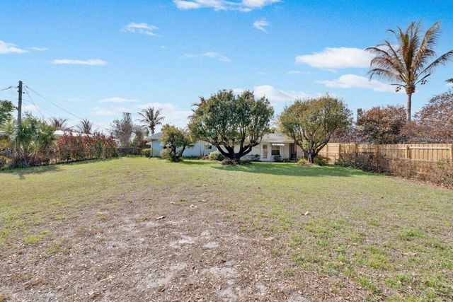 1385 NE Hilltop Street, Jensen Beach, FL 34957