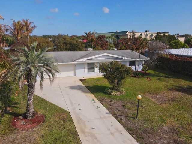1385 NE Hilltop Street, Jensen Beach, FL 34957