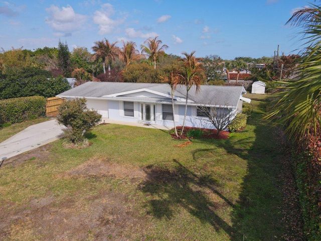 1385 NE Hilltop Street, Jensen Beach, FL 34957