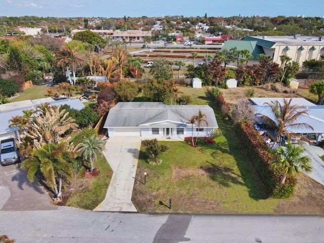 1385 NE Hilltop Street, Jensen Beach, FL 34957