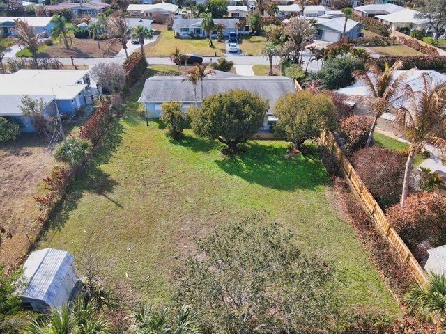 1385 NE Hilltop Street, Jensen Beach, FL 34957