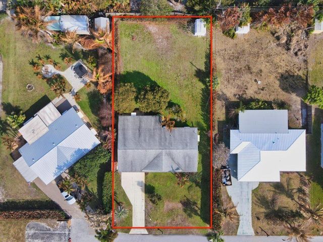 1385 NE Hilltop Street, Jensen Beach, FL 34957