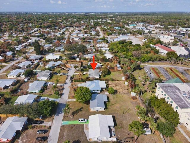 1385 NE Hilltop Street, Jensen Beach, FL 34957