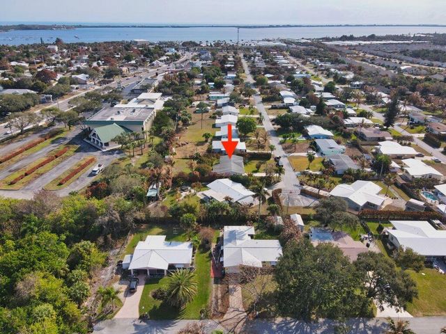 1385 NE Hilltop Street, Jensen Beach, FL 34957