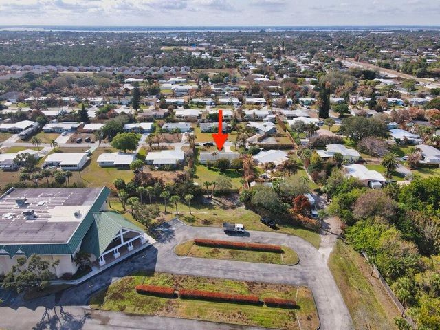 1385 NE Hilltop Street, Jensen Beach, FL 34957