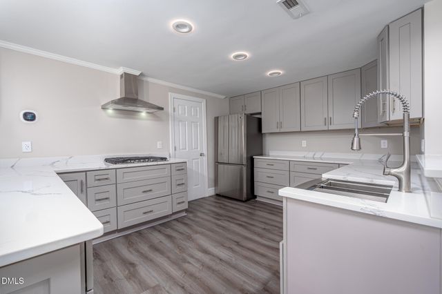 1125 Barclay Manor Way, Raleigh, NC 27614