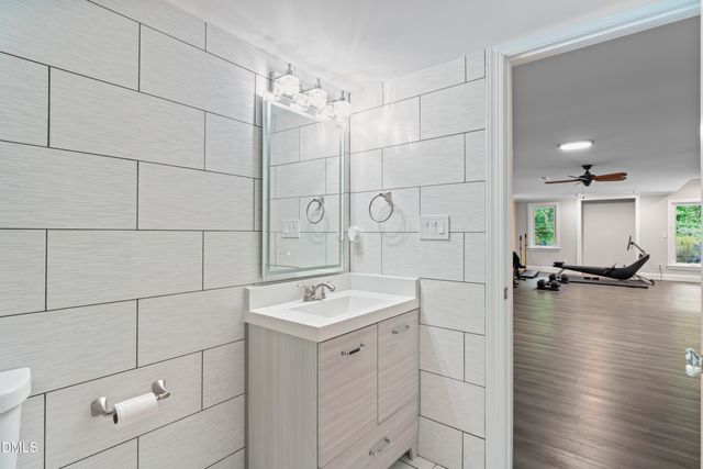 1125 Barclay Manor Way, Raleigh, NC 27614