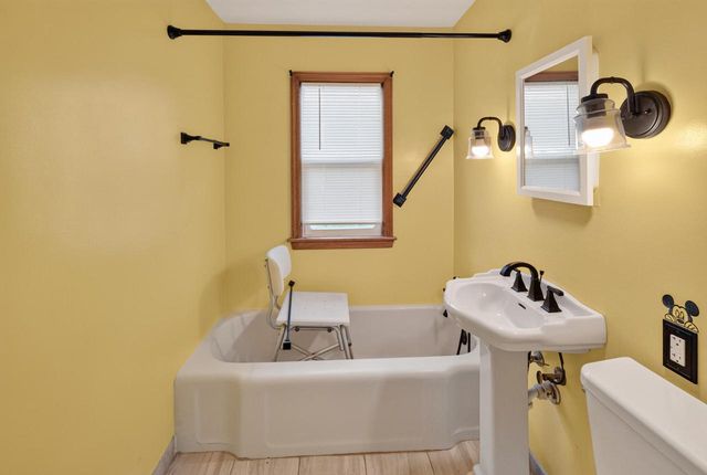 1641 S 81st STREET, Milwaukee, WI 53214