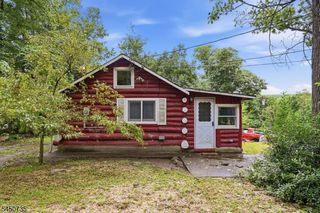 26 Clubhouse Ave, West Milford Twp., NJ 07480