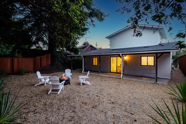 462 Hampstead Way, Santa Cruz, CA 95062