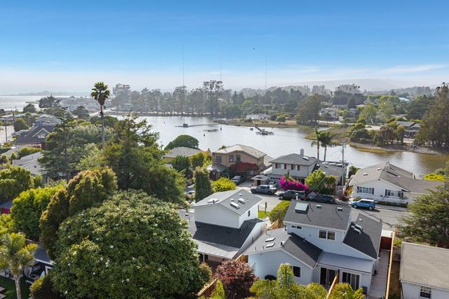 462 Hampstead Way, Santa Cruz, CA 95062