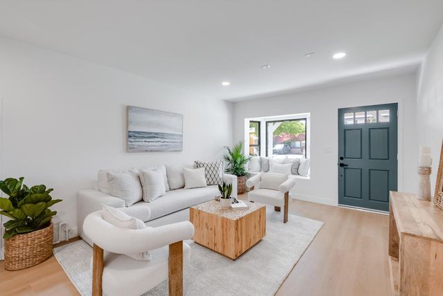 462 Hampstead Way, Santa Cruz, CA 95062