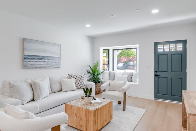 462 Hampstead Way, Santa Cruz, CA 95062