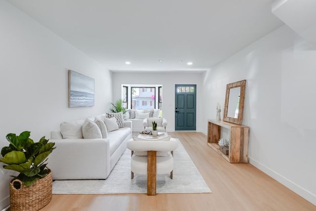 462 Hampstead Way, Santa Cruz, CA 95062